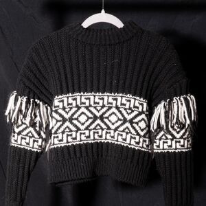 H&M Women's Black and White Jumper